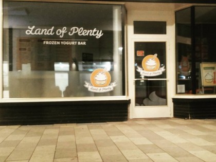 照片: Land of Plenty